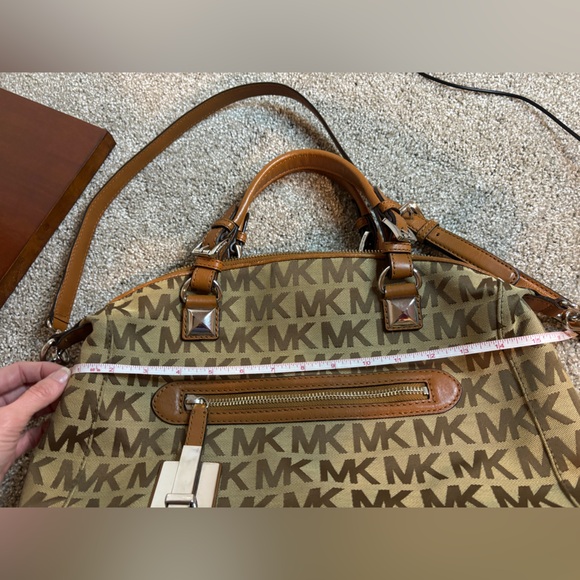 Michael Kors Calista Satchel with Crossbody strap - Picture 8 of 10